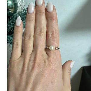 Anel de pérolas naturais de prata esterlina 925 com zircônia brilhante Anel de pérolas de prata com gema de zircônia Anel de pérolas ajustável de prata Anel ajustável para presente