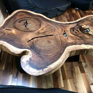 Handgefertigter Suar Holz Platte Couchtisch | Einzigartige Naturholz Möbel