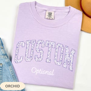 Custom Comfort Colors® Purple Floral Shirt, Custom Text Shirt, Personalized Toile Gift, Custom Spirit Name T-shirt, Custom Matching Tee