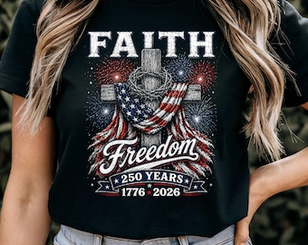 Maglietta "Fede e Libertà 250 Anni", Maglietta patriottica cristiana con croce, Maglietta "America 1776-2026", Maglietta con bandiera USA per il 4 luglio, Maglietta con croce USA