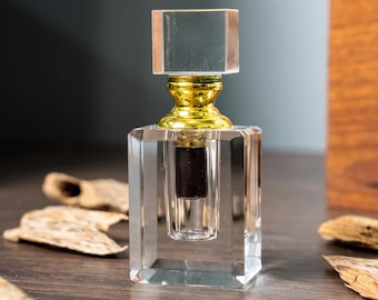 Natural Vietnam Agarwood (Oud) Oil – 1ml / 3ml / 10ml. Rich, sweet & earthy aroma, long-lasting.