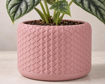Planter «Pelta” by Viviero3D – Modern 3D Printed Planter, Sculptural Scaly Plant Pot, Textured Design
