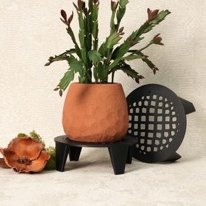 3D Printed Plant Pot Stand: "Grid Base" Riser for Indoor Planters · by Viviero3D