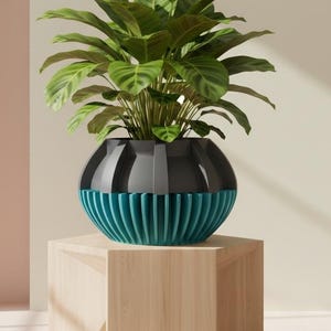 3D printed geometric planter, modern ribbed pot, architectural sculptural plant pot – “Loso”