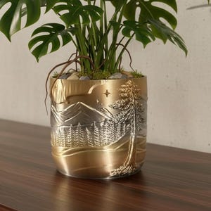 Planter Pot "Timberline", 3D Printed Sculptural Plant Pot · by Viviero3D