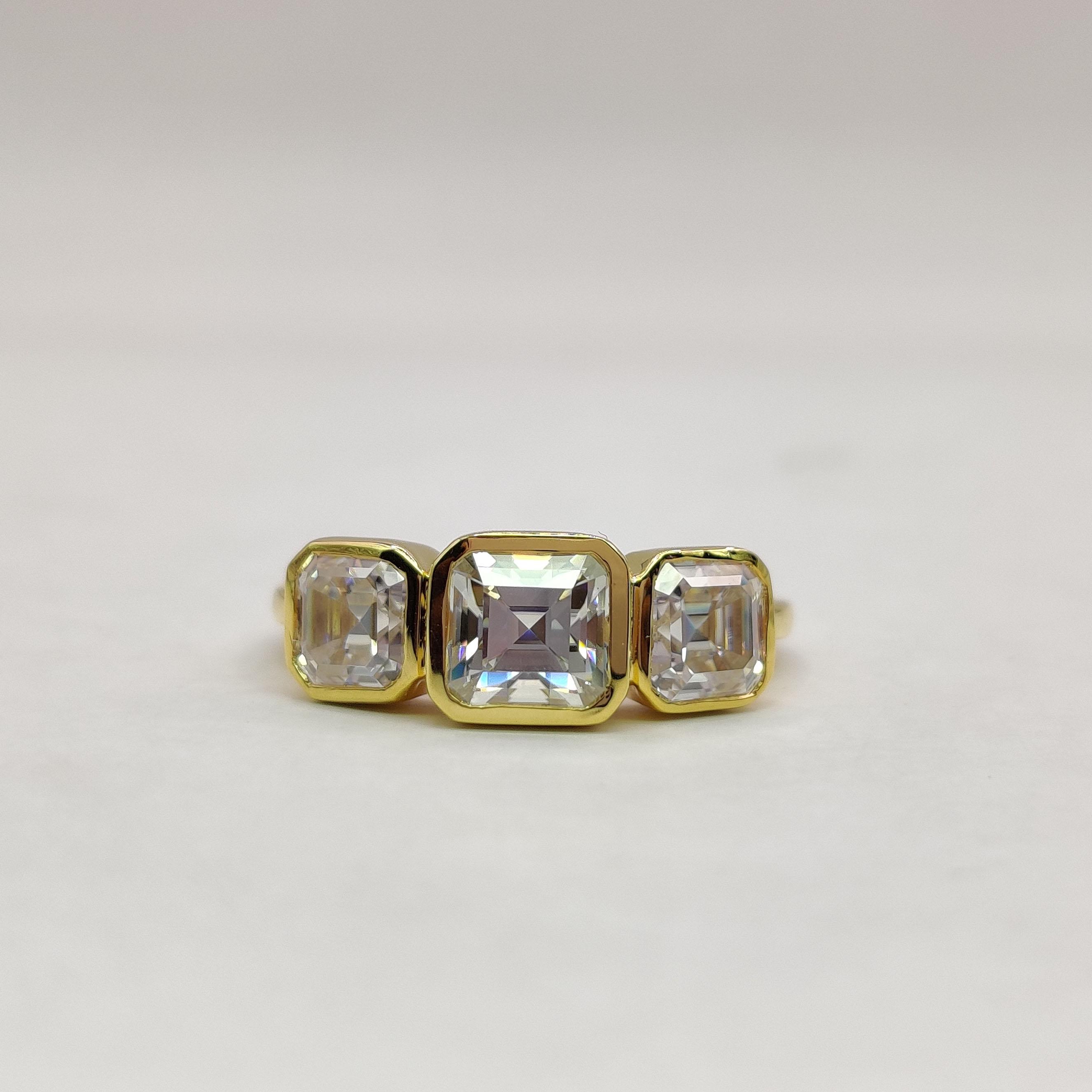Asscher Cut 3 Stein Ring: 14K Gelbgold Lab-Grown Diamant Jubiläumsring