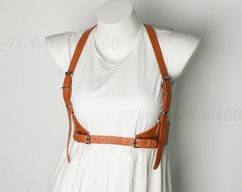 Arnés corporal de cuero marrón, accesorio de moda vintage y vanguardista, arnés ajustable para vestidos y conjuntos, cinturón de cuero tipo arnés