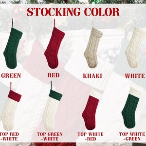Op de afbeelding: Afbeelding met verschillende kerstsokken in verschillende kleuren, waaronder groen, rood, kaki en wit. Sommige sokken hebben contrasterende bovenkanten. De tekst "STOCKING COLOR" staat bovenaan de afbeelding.