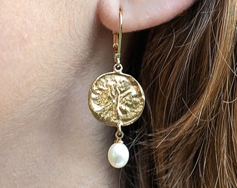 Gold disk dangle pearl earrings