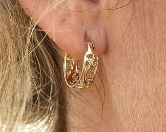 Small gold filigree hoop earrings, Huggie lace gold hoop earrings