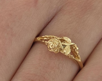 Anello a fascia in oro massiccio 14 carati con motivo a rosa