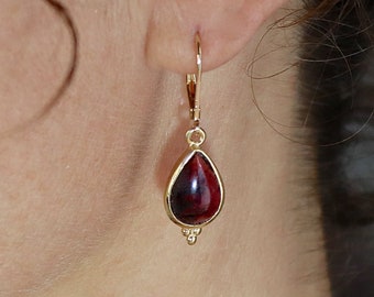 Garnet gold earrings, Garnet teardrop dangle earring for woman, Red stone earring, Vintage earrings, Boho gold earrings