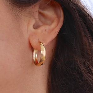 Schlichte mittlere 14K Solid gold Creolen für Frauen, Weitkuppel Gold Creolen