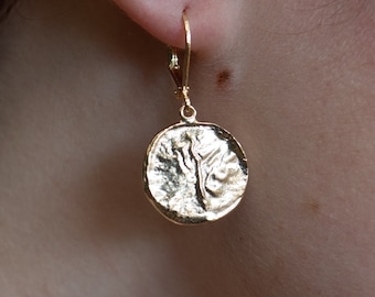 Gold disk Dangle Earrings, Coin gold dangle earrings, Circle gold earrings, Lever back gold earrings