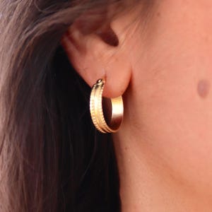 14K Solid Gold Creolen: Breites Band, handgefertigt