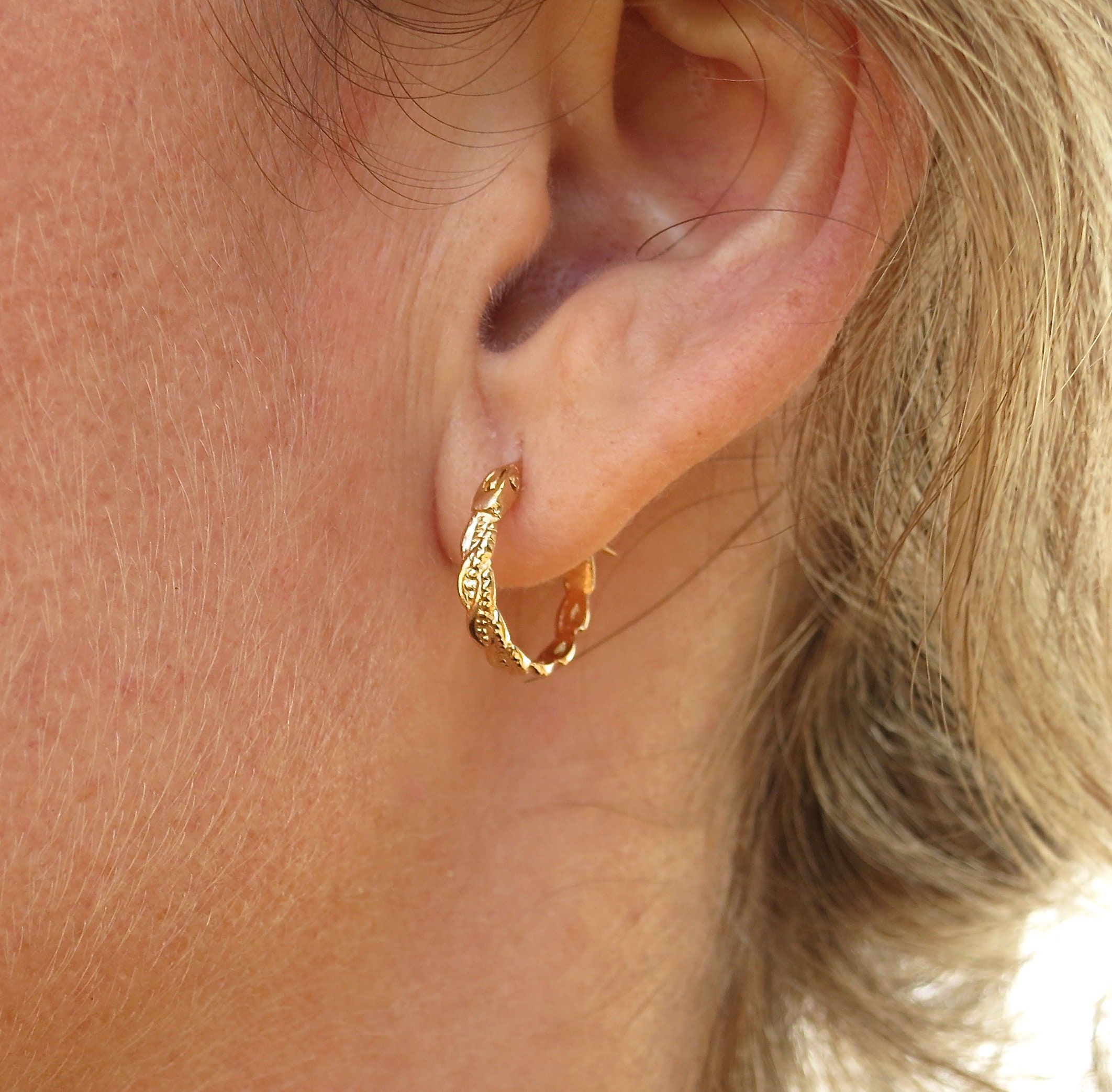 14k Polished and Diamond-Cut Hoop Earrings: Precious Accents, Ltd.
