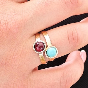 14k gold Garnet ring, Red stone solid 14k gold ring band, Hammered gold ring