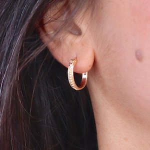 Vintage style 14k gold hoop earrings