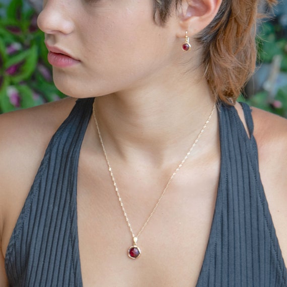 Garnet jewelry set in best sale gold