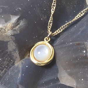 14k gold Mother of Pearl Necklace pendant, Minimalist Bridesmaid 14k gold necklace