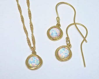 White Opal gold set earrings and necklace
