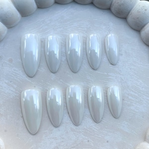 White Pearl Donut Glazed Press On Nails Hailey Bieber Nails Wedding Nails Elegant Reusable Handmade Glazed Nail Set