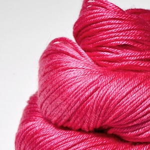 Pink sunset kitsch -  Silk / Merino DK Yarn superwash - Hand Dyed Yarn - handgefärbte Seide - Garn handgefärbt - DyeForYarn