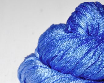 Ciel d’été clair - Fil de ruban de soie brillant - poids léger - fil i-cord tricoté - fil teint à la main – DyeForYarn