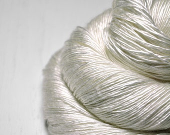 Ghost - natural undyed Cream Silk Fingering Yarn - Undyed Yarn - ungefärbte Seide - Garn ungefärbt - DyeForYarn