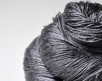 Gray which must not be named  - Cream Silk Fingering Yarn - Hand Dyed Yarn - handgefärbte Seide - Garn handgefärbt - DyeForYarn