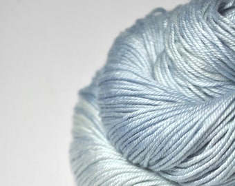 Dissipating icy mist - Silk / Merino DK Yarn superwash - Hand Dyed Yarn - handgefärbte Seide - Garn handgefärbt - DyeForYarn
