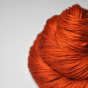 Red-hot metal - Silk / Cashmere Fingering Yarn - Hand Dyed Yarn - handgefärbte Seide  - Garn handgefärbt - DyeForYarn