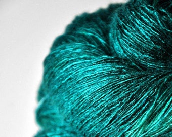 Diving into the Caribbean sea - Tussah Silk Lace Yarn - Turquoise Hand Dyed Yarn - handgefärbte Seide  - Garn handgefärbt - DyeForYarn