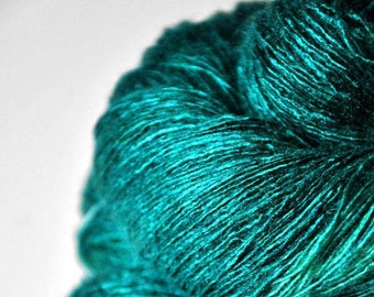 Diving into the Caribbean sea (2) - Tussah Silk Lace Yarn - Turquoise Hand Dyed Yarn - handgefärbte Seide  - Garn handgefärbt - DyeForYarn