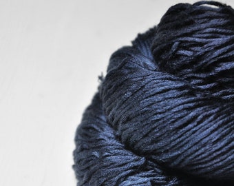 Cold night - Silk / Cashmere Fingering Yarn - Purple Hand Dyed Yarn - handgefärbte Seide - Garn handgefärbt - DyeForYarn