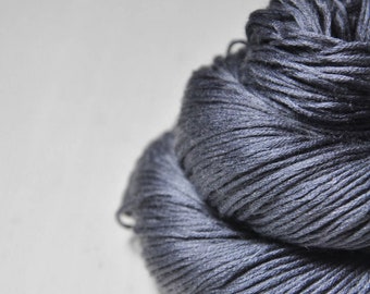 Stormy gray sea - Silk / Cashmere Fingering Yarn - Hand Dyed Yarn - handgefärbte Seide  - Garn handgefärbt - DyeForYarn