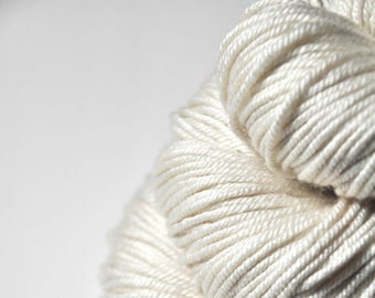Ghost - natural undyed Silk / Merino superwash DK Yarn - Garn ungefärbt - DyeForYarn