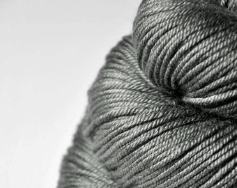 Bad manners  - Silk / Merino DK Yarn superwash - Hand Dyed Yarn - handgefärbte Seide - Garn handgefärbt - DyeForYarn