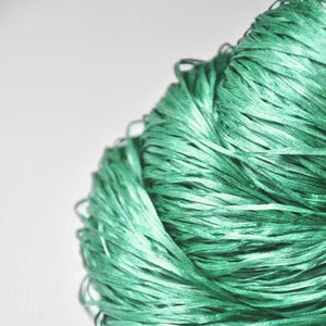 Chilly green sea - Hand Dyed  Silk Tape Lace Yarn - Hand Dyed Yarn - handgefärbte Seide  - Garn handgefärbt – DyeForYarn
