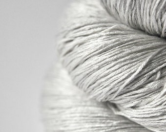 Silver ghost - Silk Lace Yarn - Hand Dyed Yarn - handgefärbte Seide - handdyed silk lace yarn - DyeForYarn