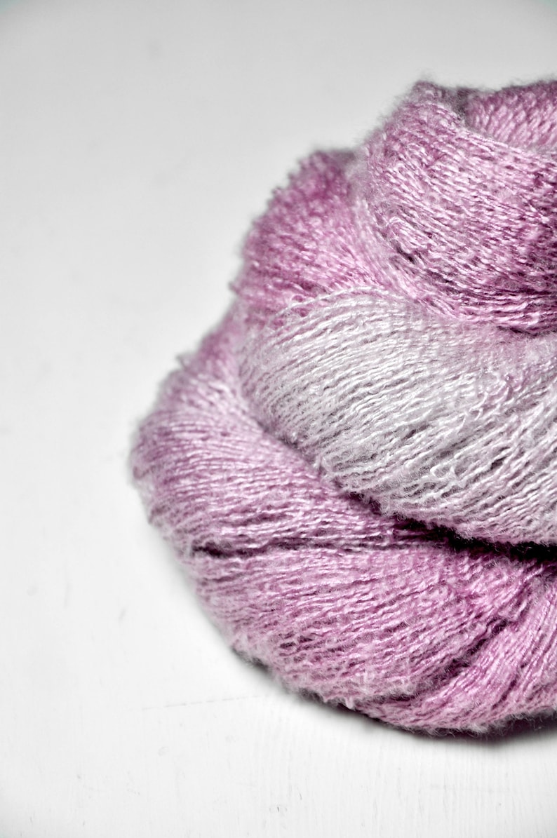 handgef\u00e4rbte Seide Purple Hand Dyed Yarn Garn handgef\u00e4rbt Silk Cashmere Fine Lace Yarn DyeForYarn Sunken in a bath of roses