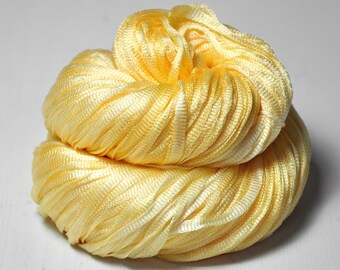 Se baigner au soleil OOAK - Glossy Silk Tape Yarn - poids léger - fil i-cord tricoté - fil teint à la main – DyeForYarn
