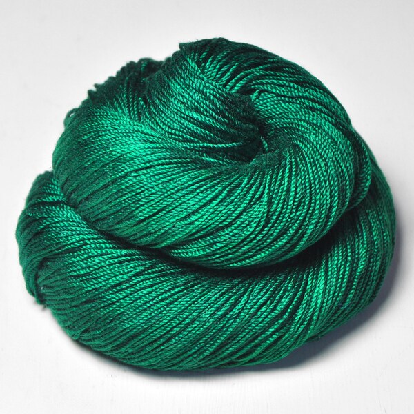 Absinthe - Cordonnette Silk Fingering Yarn - LSOH - Hand Dyed Yarn - handgefärbte Seide  - Garn handgefärbt - DyeForYarn