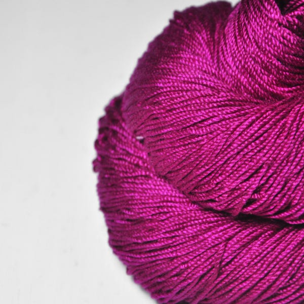 Electric light purple - Cordonnette Silk - Hand Dyed Fingering Yarn - handgefärbte Seide  - Garn handgefärbt - DyeForYarn