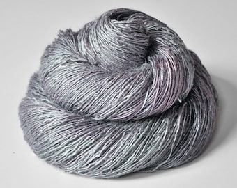 Reaper's kiss - Tussah Silk Lace Yarn - Hand Dyed Yarn - handgefärbte Seide  - Garn handgefärbt - DyeForYarn