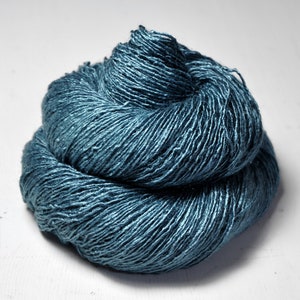 Hazy winter sky Tussah Silk Fingering Yarn Hand Dyed Yarn handgefärbte Seide Garn handgefärbt DyeForYarn image 1