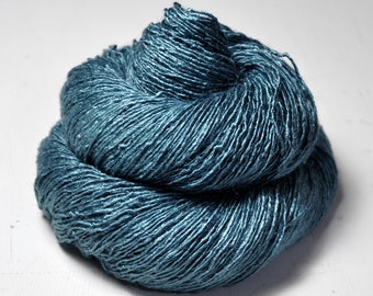 Hazy winter sky - Tussah Silk Fingering Yarn - Hand Dyed Yarn - handgefärbte Seide  - Garn handgefärbt - DyeForYarn