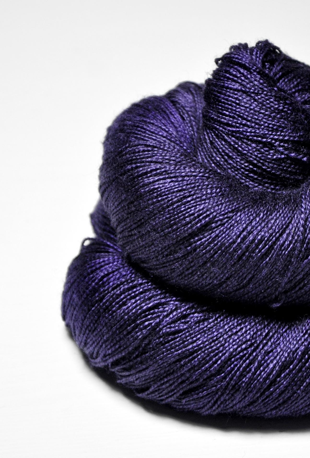 マイキュレット ラベンダーパープル Königin Der Nacht - Silk / Merino Lace Yarn Superwash - Hand Dyed