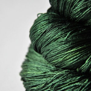 Lost in the forest - Silk Lace Yarn - Hand Dyed Yarn - handgefärbte Seide - hand dyed silk lace yarn - DyeForYarn