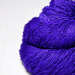 Memory of a dark tale Tussah Silk Fingering Yarn Purple Hand Dyed Yarn handgefärbte Seide Garn handgefärbt DyeForYarn image 2